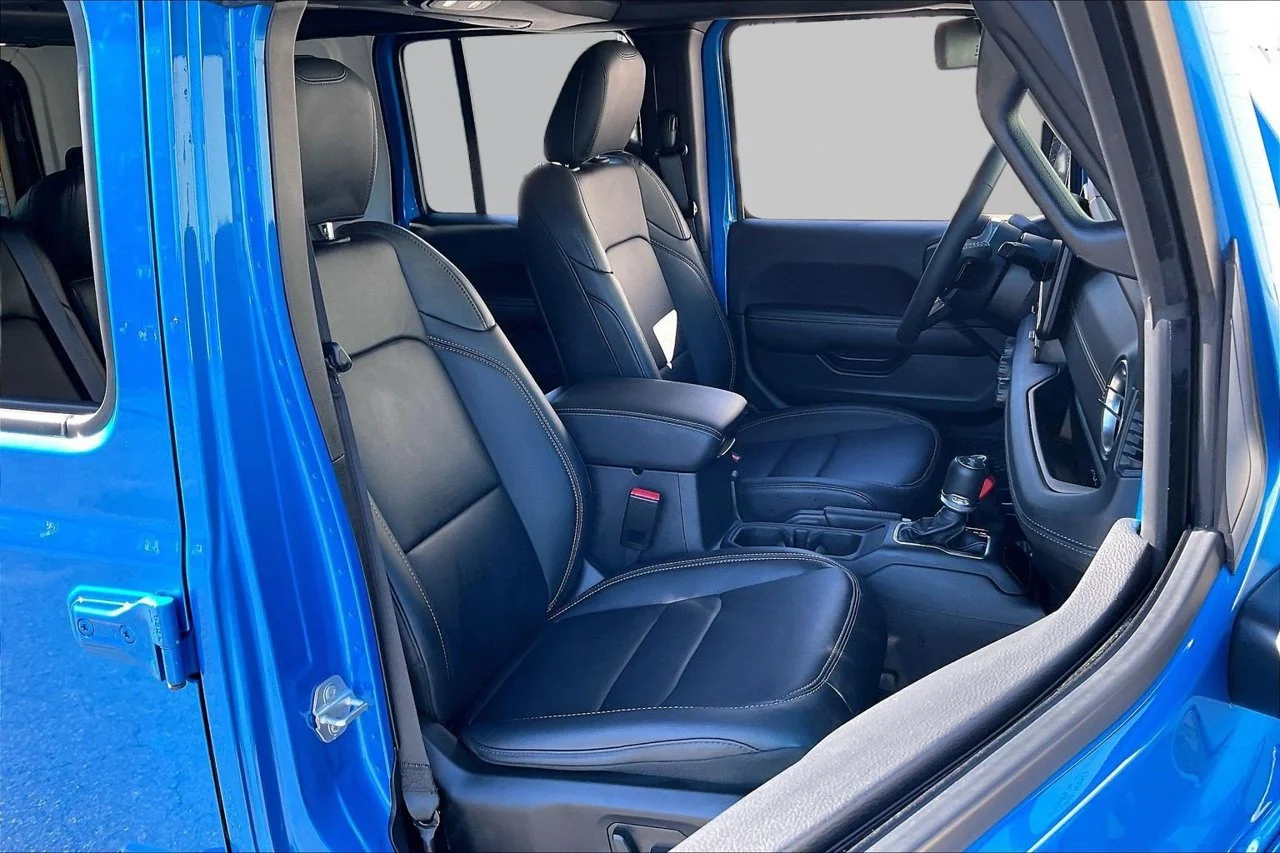 Certified Used 2025 Blue Jeep Sahara image 22