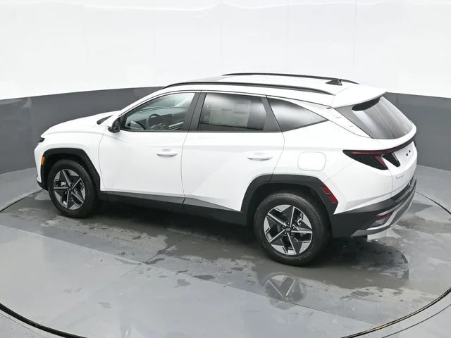 New 2026 White Hyundai SEL Premium image 11