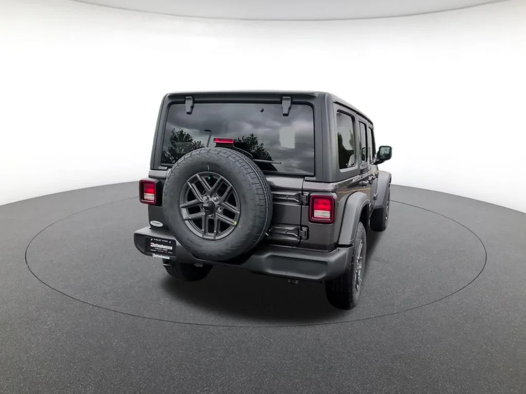 New 2026 Granite Crystal Metallic Clearcoat Jeep Sport S image 7