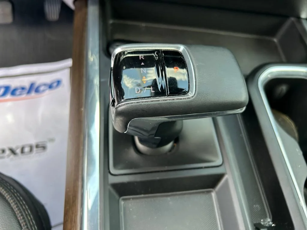 Used 2023 Iridescent Pearl Tricoat Chevrolet High Country image 35