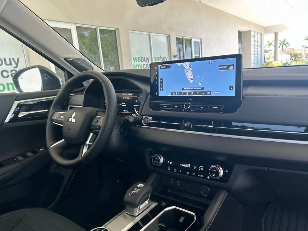 New 2026 Black Mitsubishi SE image 24
