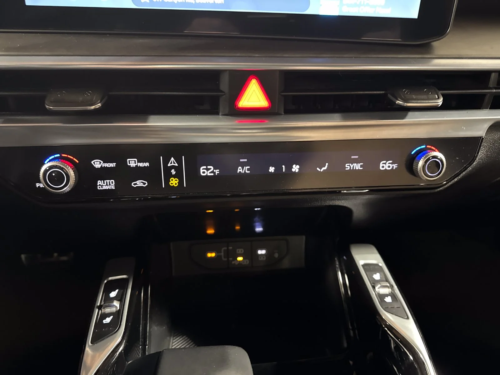 Used 2024 Brown Kia X-Pro SX Prestige image 21