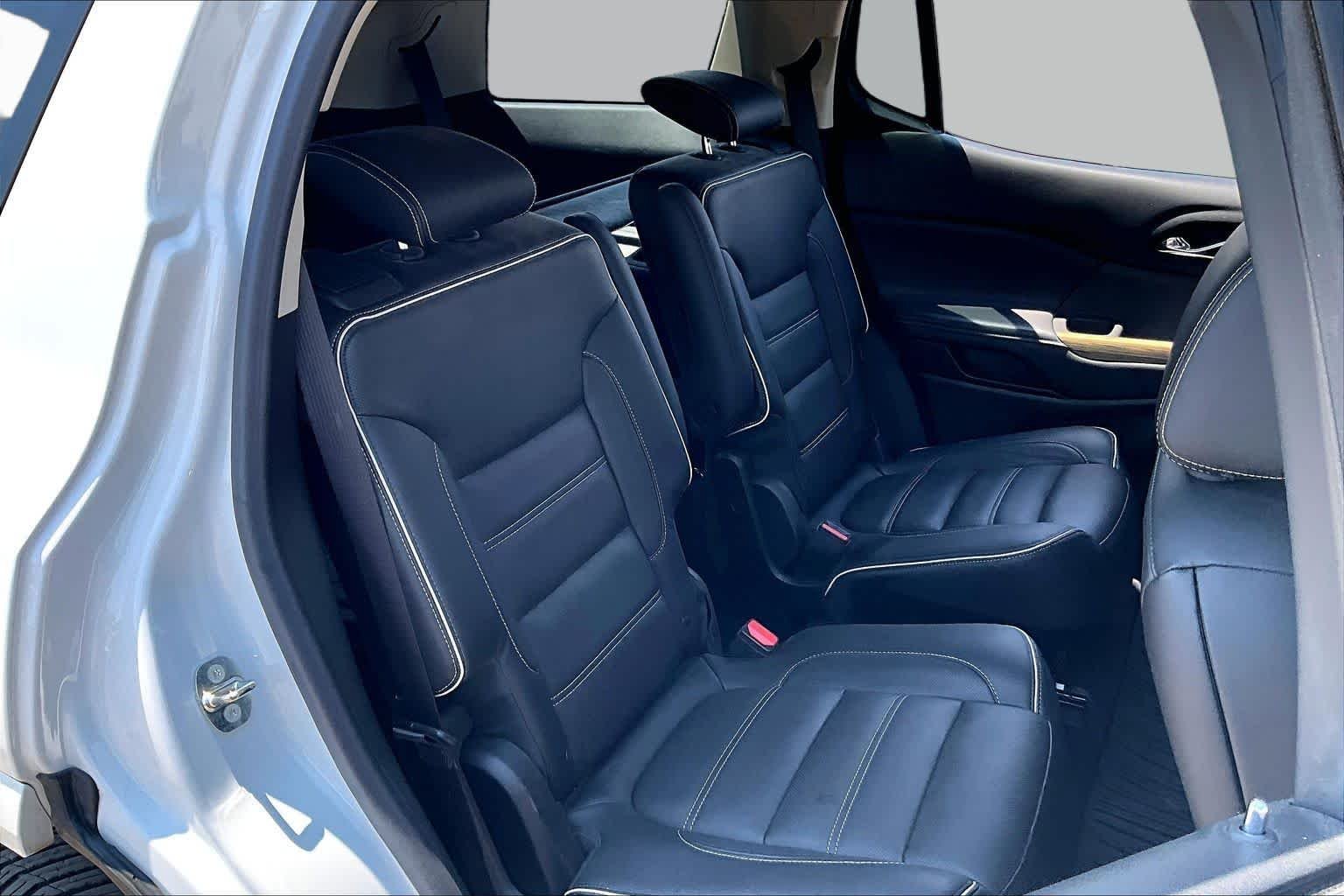 Used 2018 White Frost Tricoat GMC Denali image 16