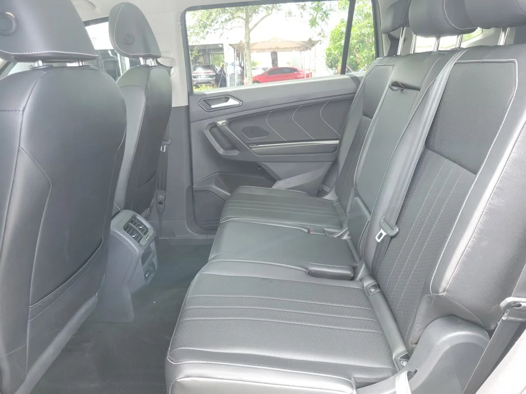 Used 2024  Volkswagen 2.0T SE image 8