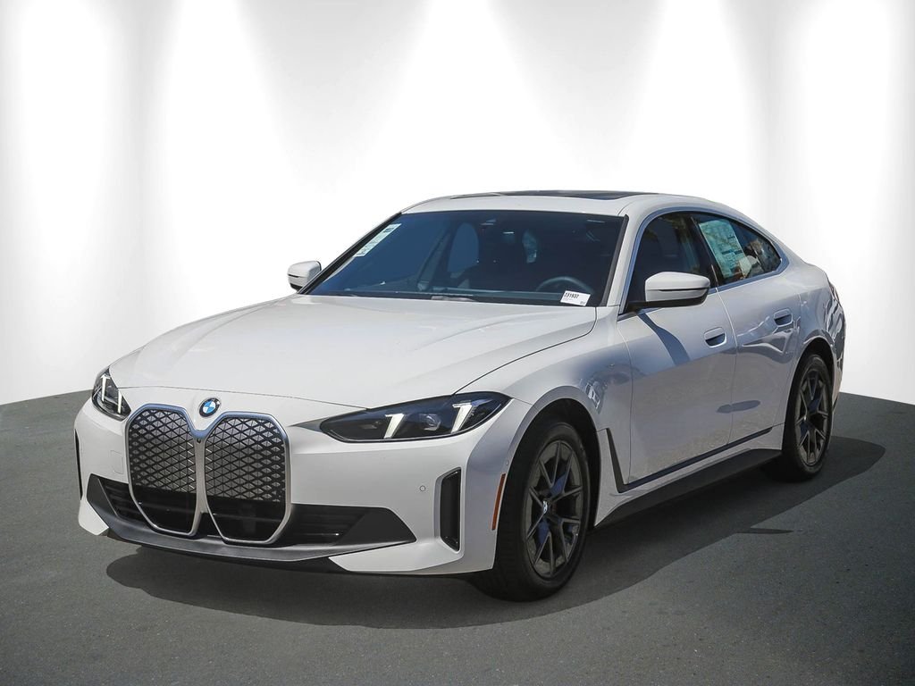 New 2026 Alpine White BMW eDrive40 image 3