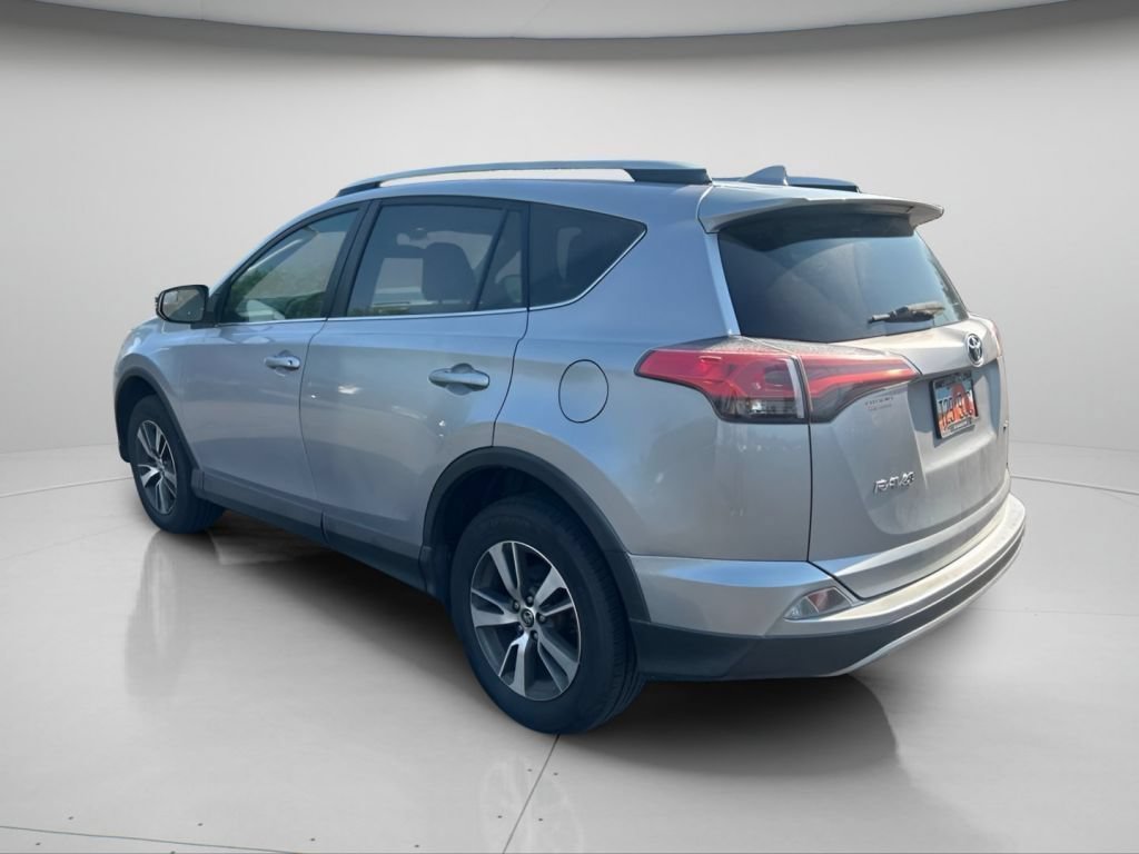 Used 2016 Silver Sky Metallic Toyota XLE image 12