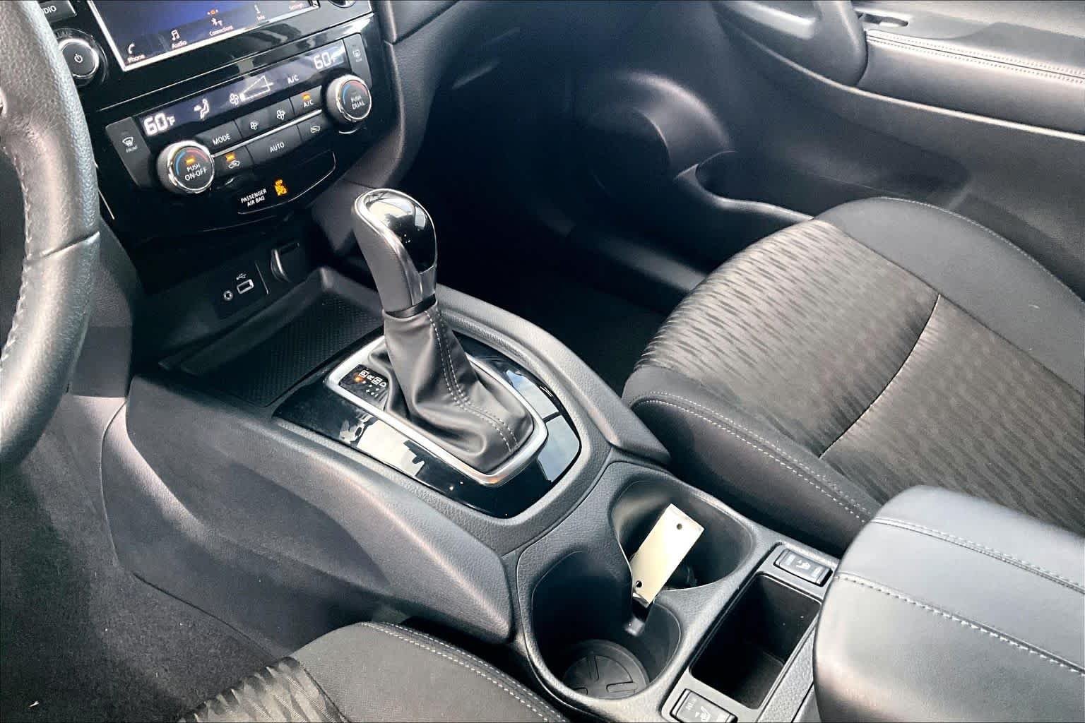 Certified Used 2020 Pearl White Tricoat Nissan SV image 16