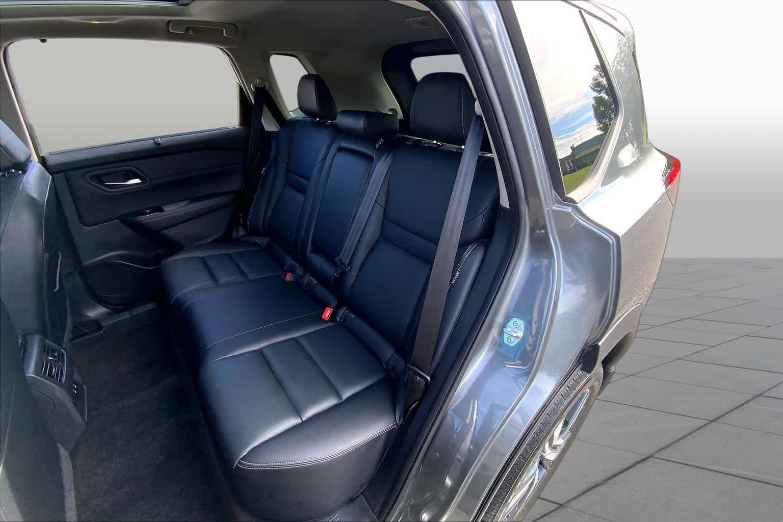 Used 2024 Gun Metallic Nissan SL image 20