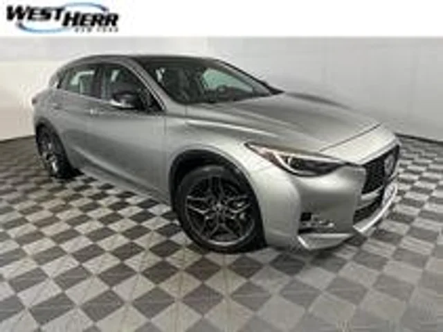 2018 INFINITI QX30 Sport