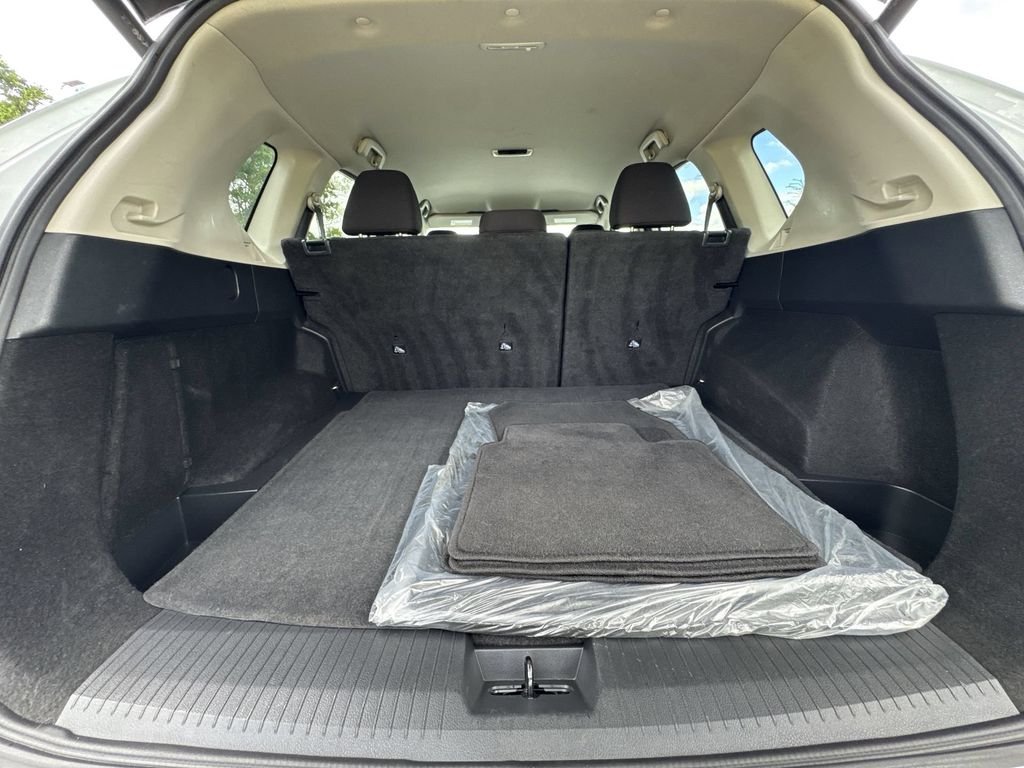 Certified Used 2024 White Nissan SV image 21