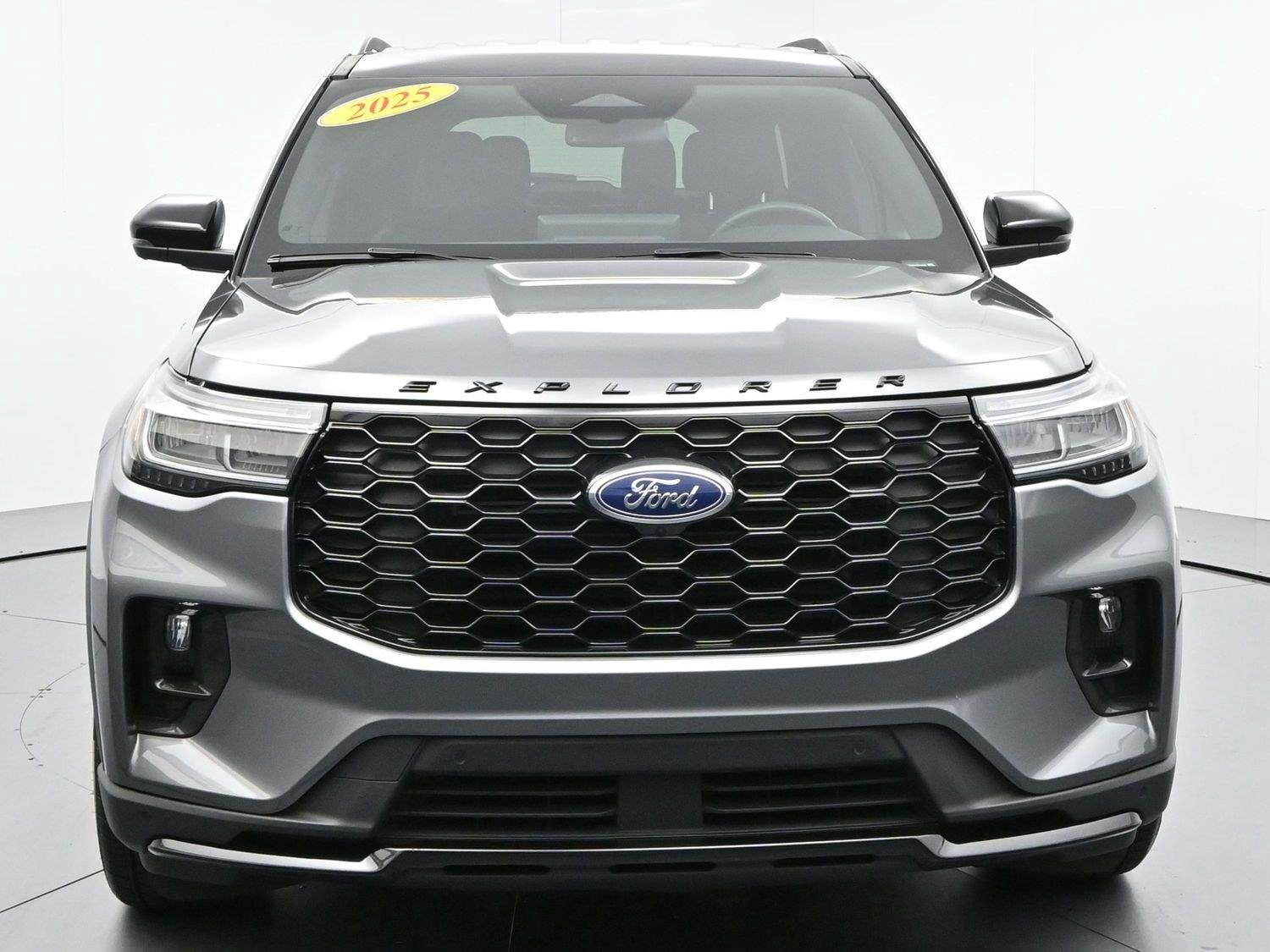 Used 2025 Carbonized Gray Ford ST-Line image 2