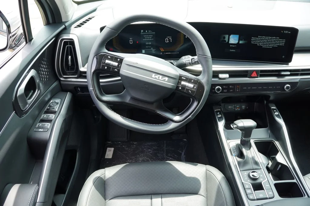 New 2026 Ivory Silver Kia S image 13