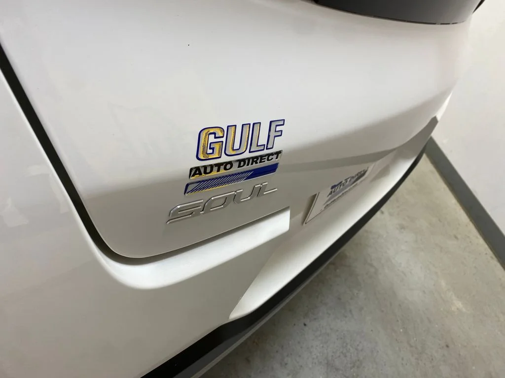 Used 2025 White Kia LX image 17