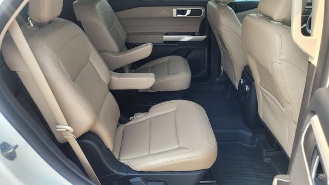 Used 2022 White Metallic Ford XLT image 22