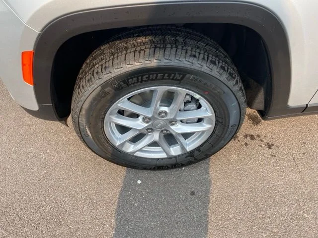 New 2026 Silver Jeep Laredo X image 23