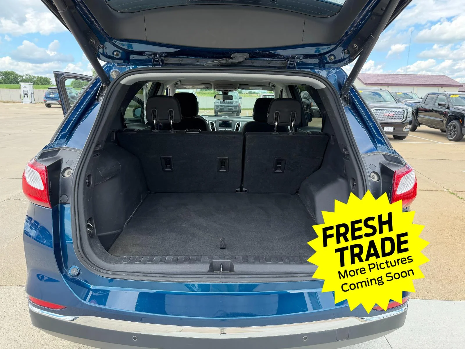 Used 2019 Pacific Blue Metallic Chevrolet LT image 10