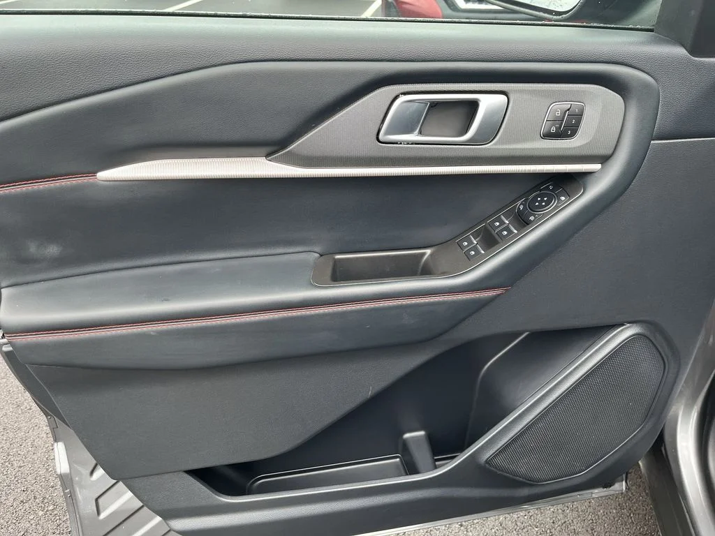 Used 2025 Gray Ford ST image 13