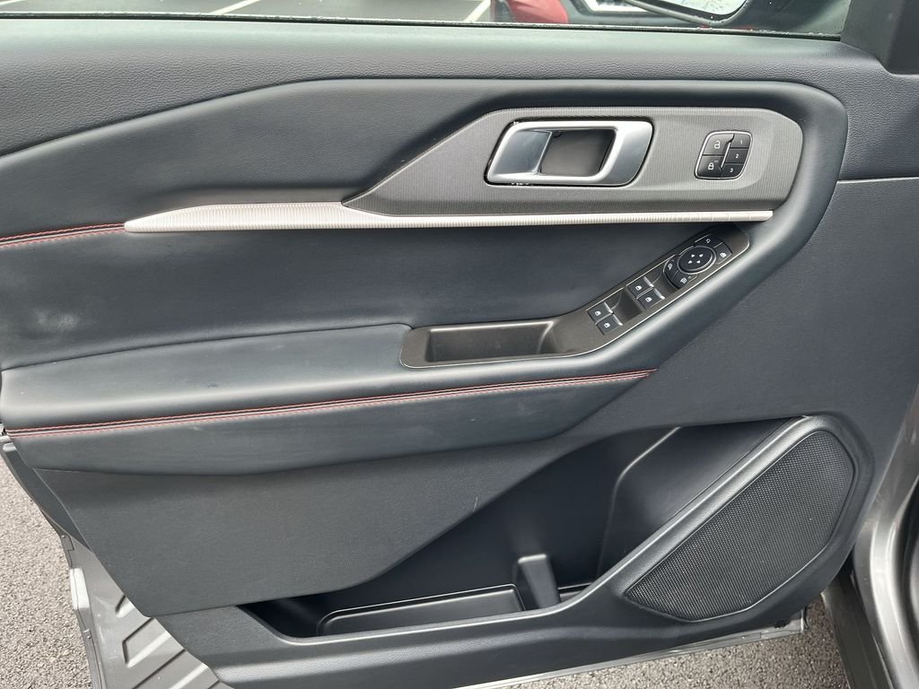 Used 2025 Gray Ford ST image 13