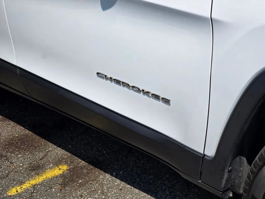 Used 2019 White Jeep Limited image 16