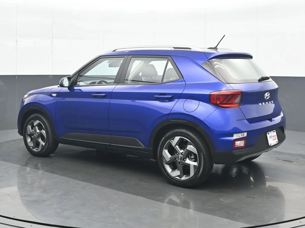 Used 2025 Blue Hyundai SEL image 4