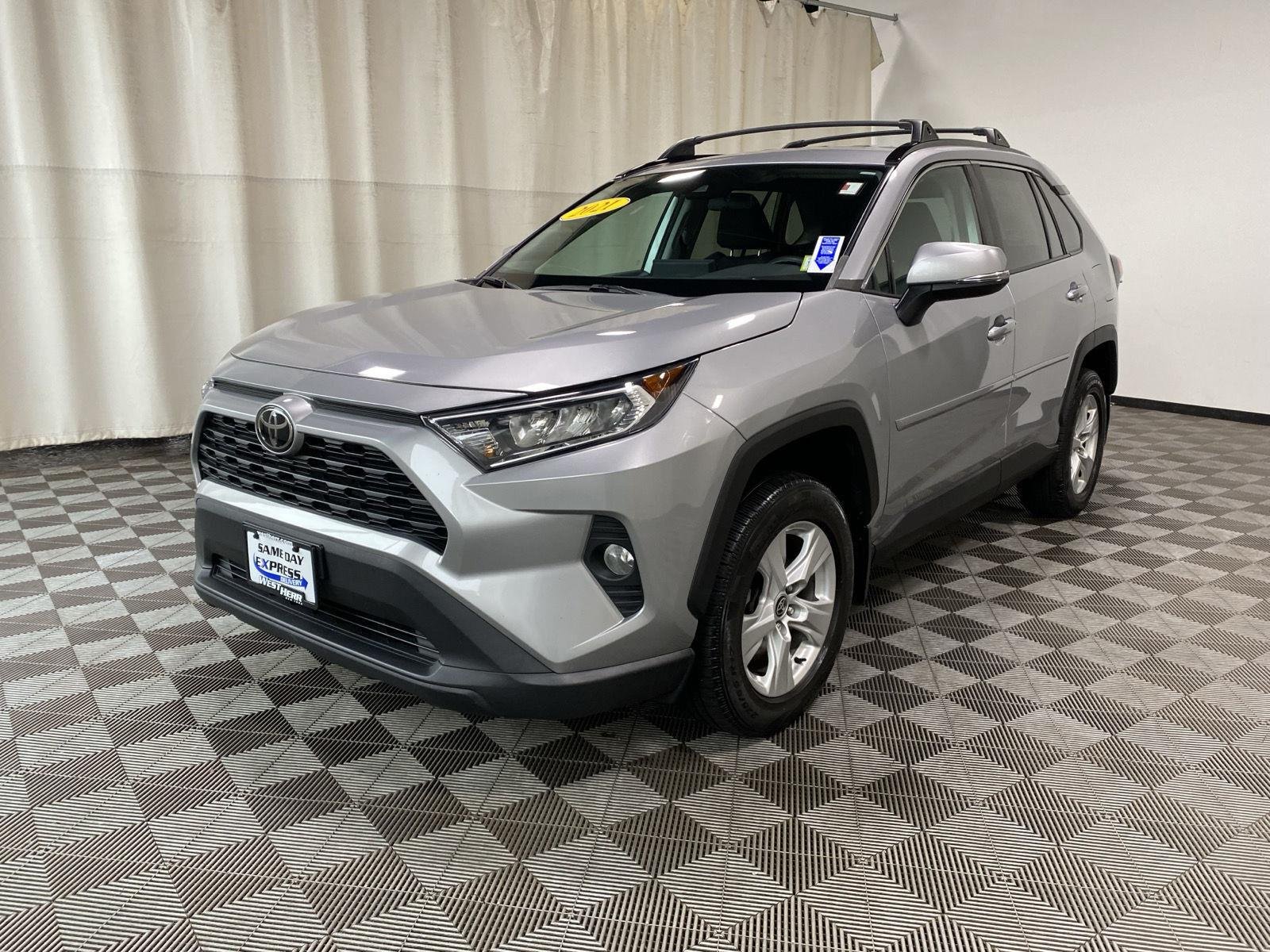 Used 2021 Silver Sky Metallic Toyota XLE image 4