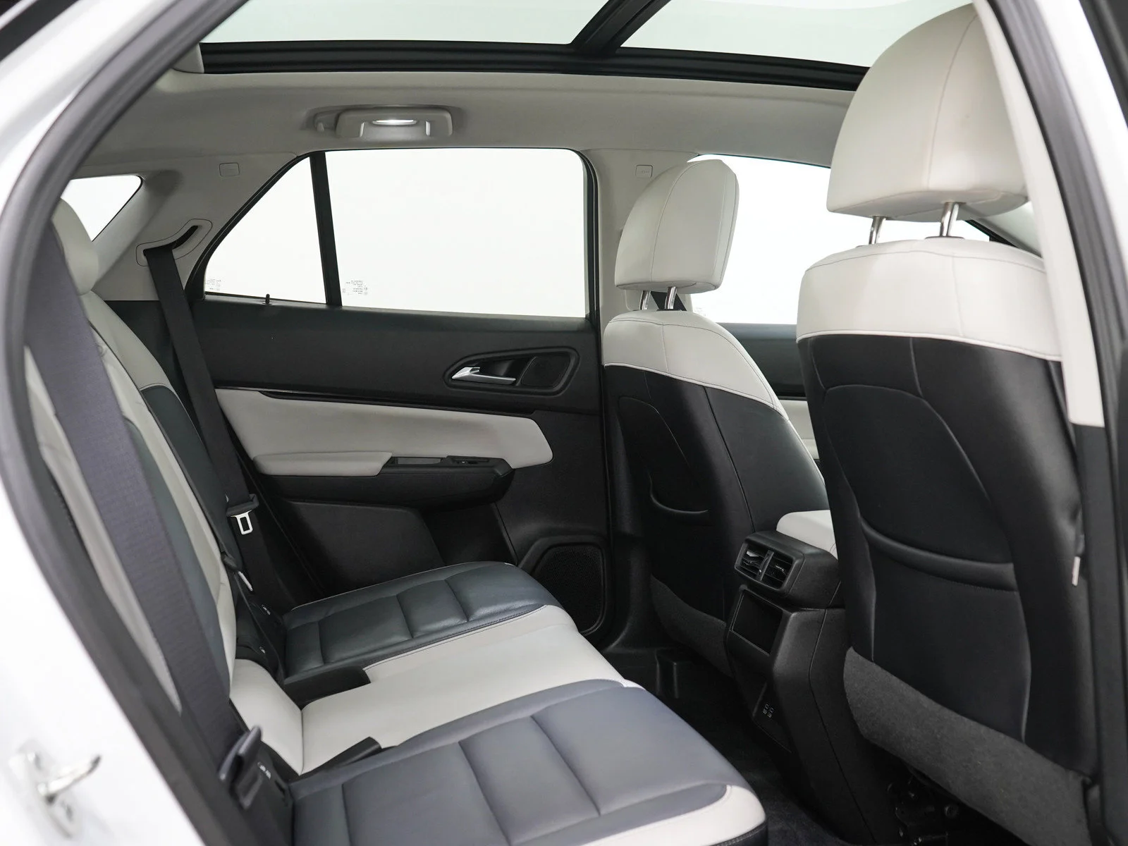 Used 2025 Snowfall Pearl Honda Touring image 14