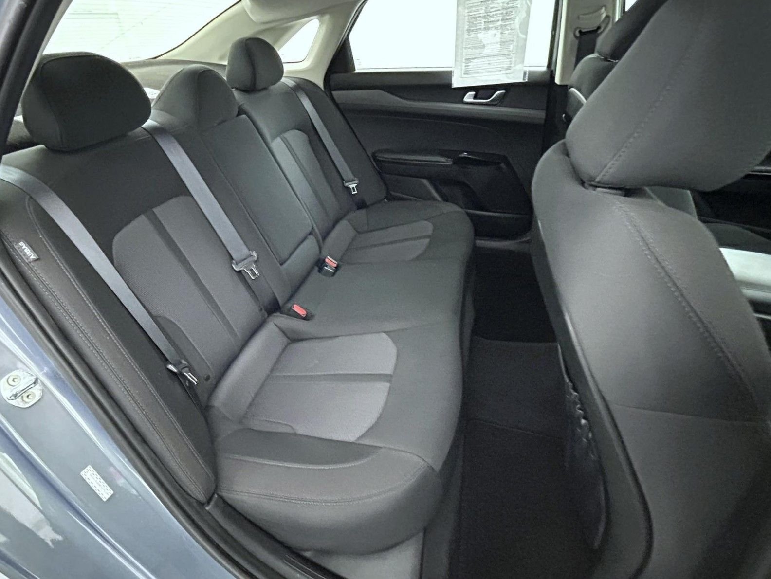 Used 2023 Silver Kia LXS image 18
