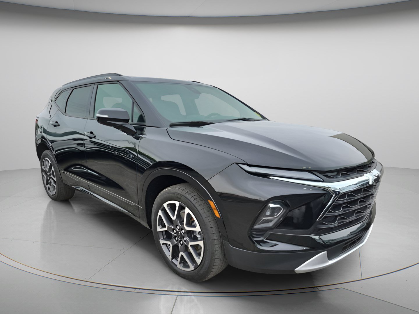 Used 2025 Black Chevrolet RS image 1