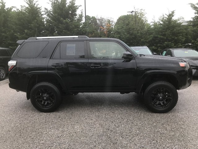 Used 2021 Midnight Black Metallic Toyota SR5 image 8