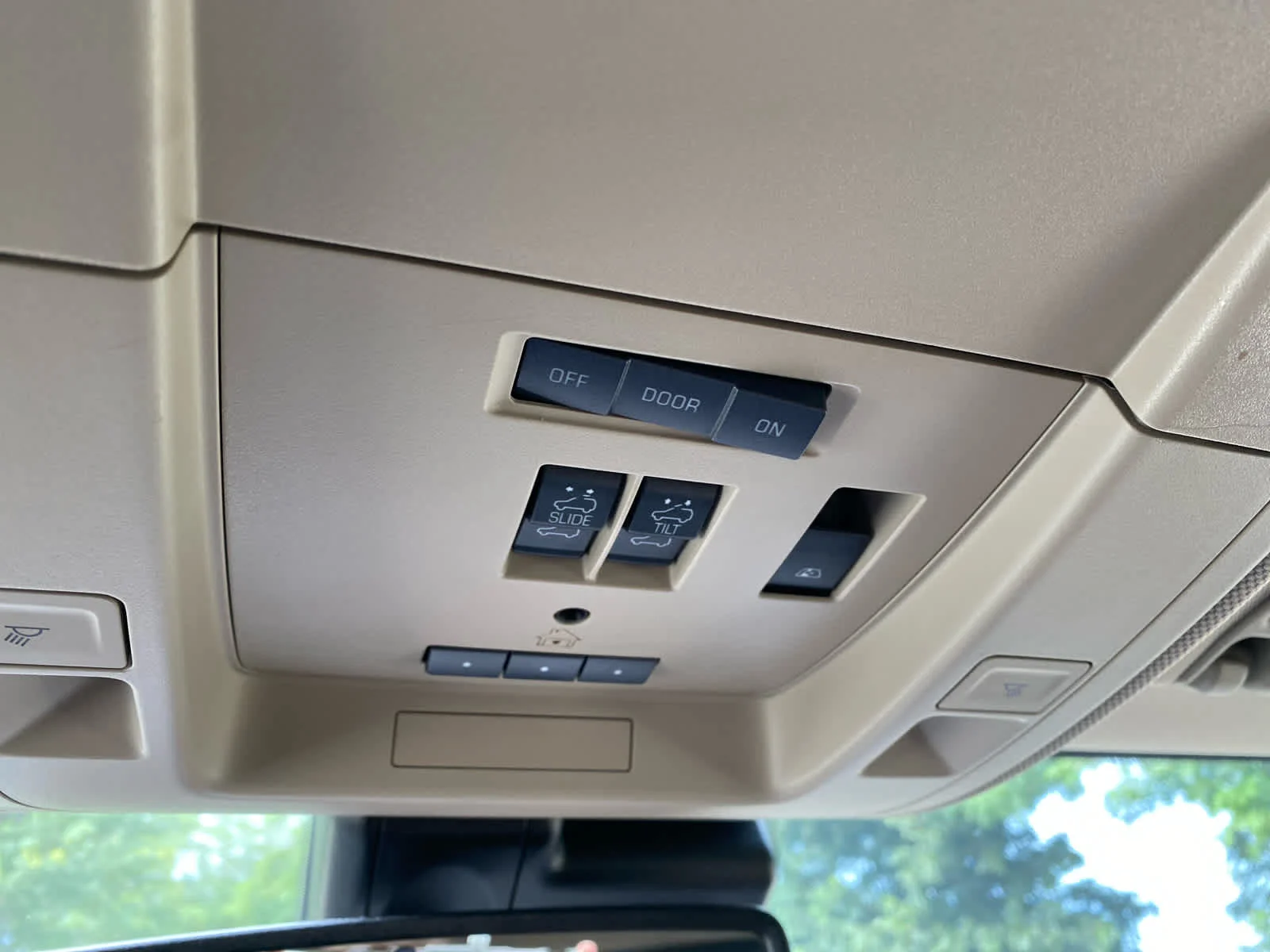 Used 2018 ONYX BLACK GMC Denali image 20