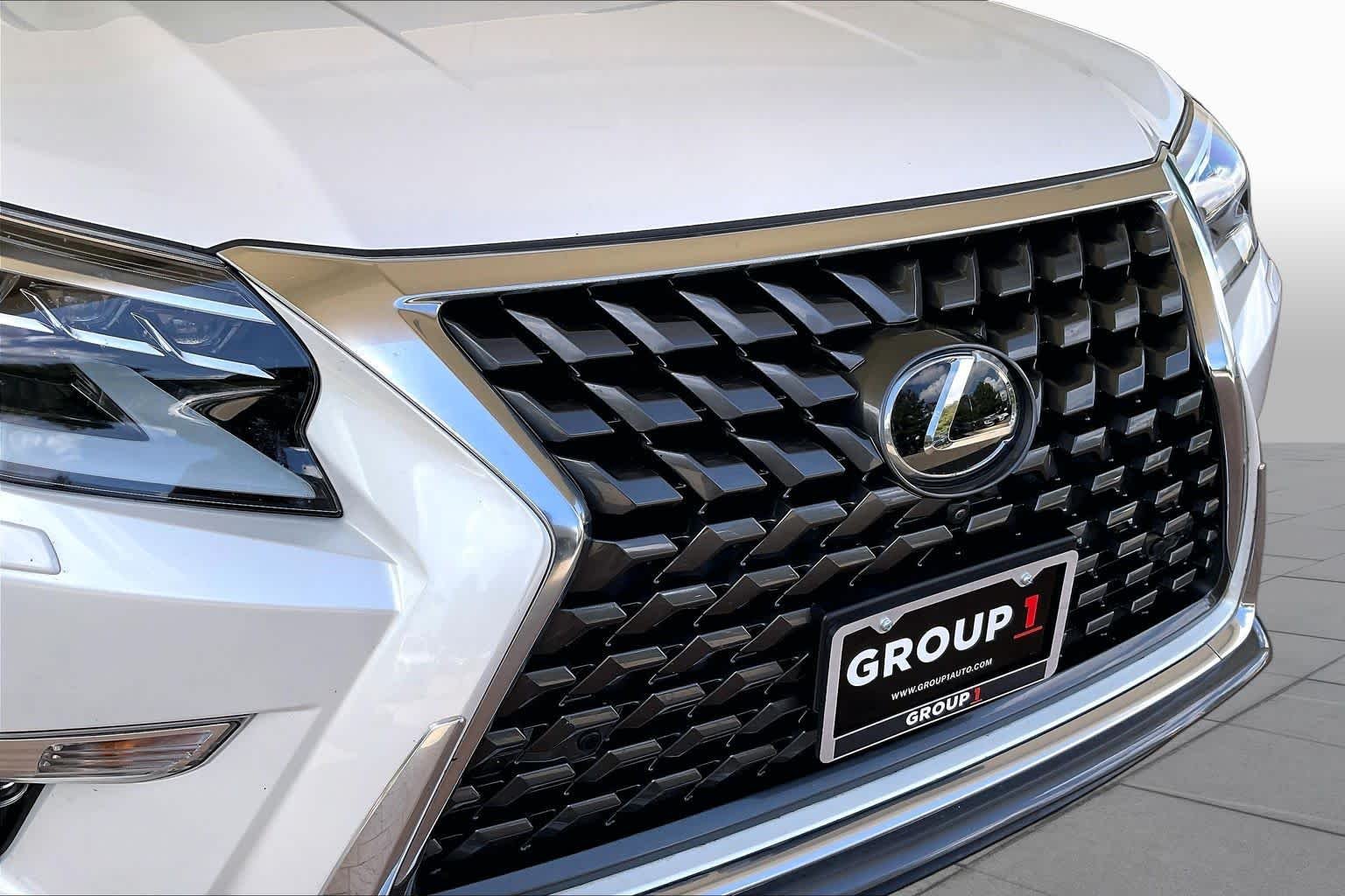 Used 2023 Eminent White Pearl Lexus Luxury image 27
