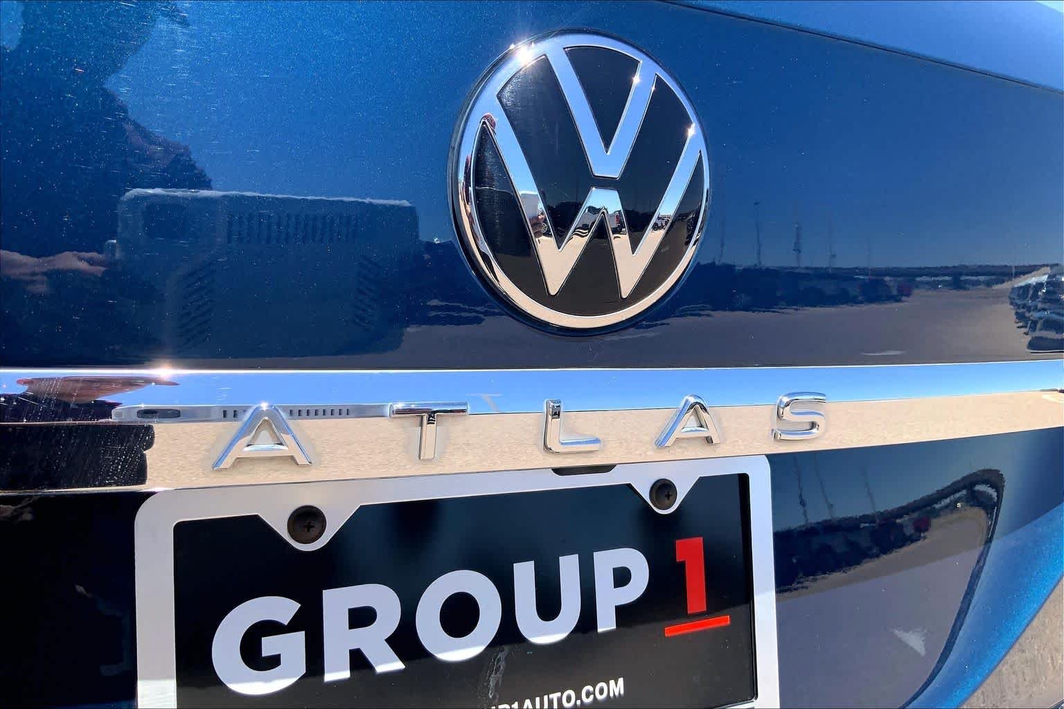 Used 2023 Tourmaline Blue Metallic Volkswagen 2.0T SE w/Technology image 10