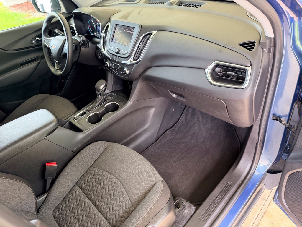 Used 2024 Lakeshore Blue Metallic Chevrolet LT image 37