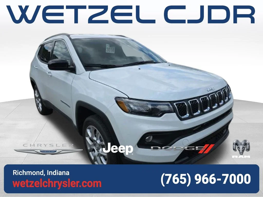 Used 2023 White Jeep Latitude Lux image 1