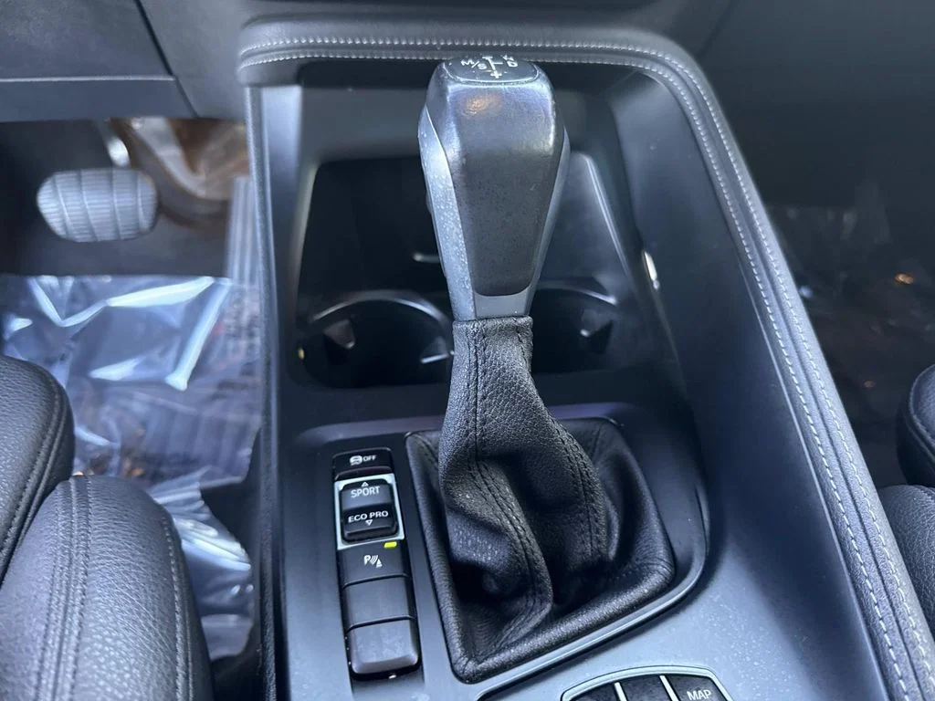 Used 2019 Black BMW sDrive28i image 38