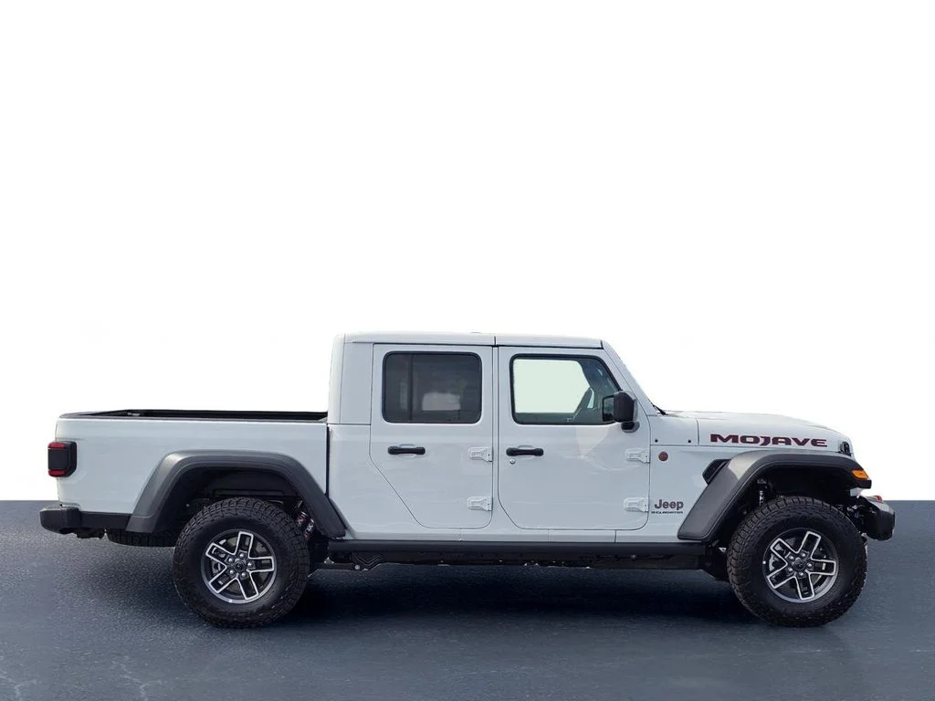 New 2026 Bright White Clear-Coat Exterior Paint Jeep Mojave image 9