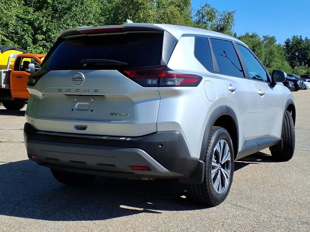 Certified Used 2023 Brilliant Silver Metallic Nissan SV image 4