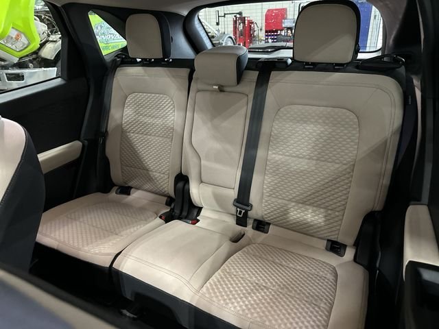 Used 2020 Black Metallic Ford SE image 29