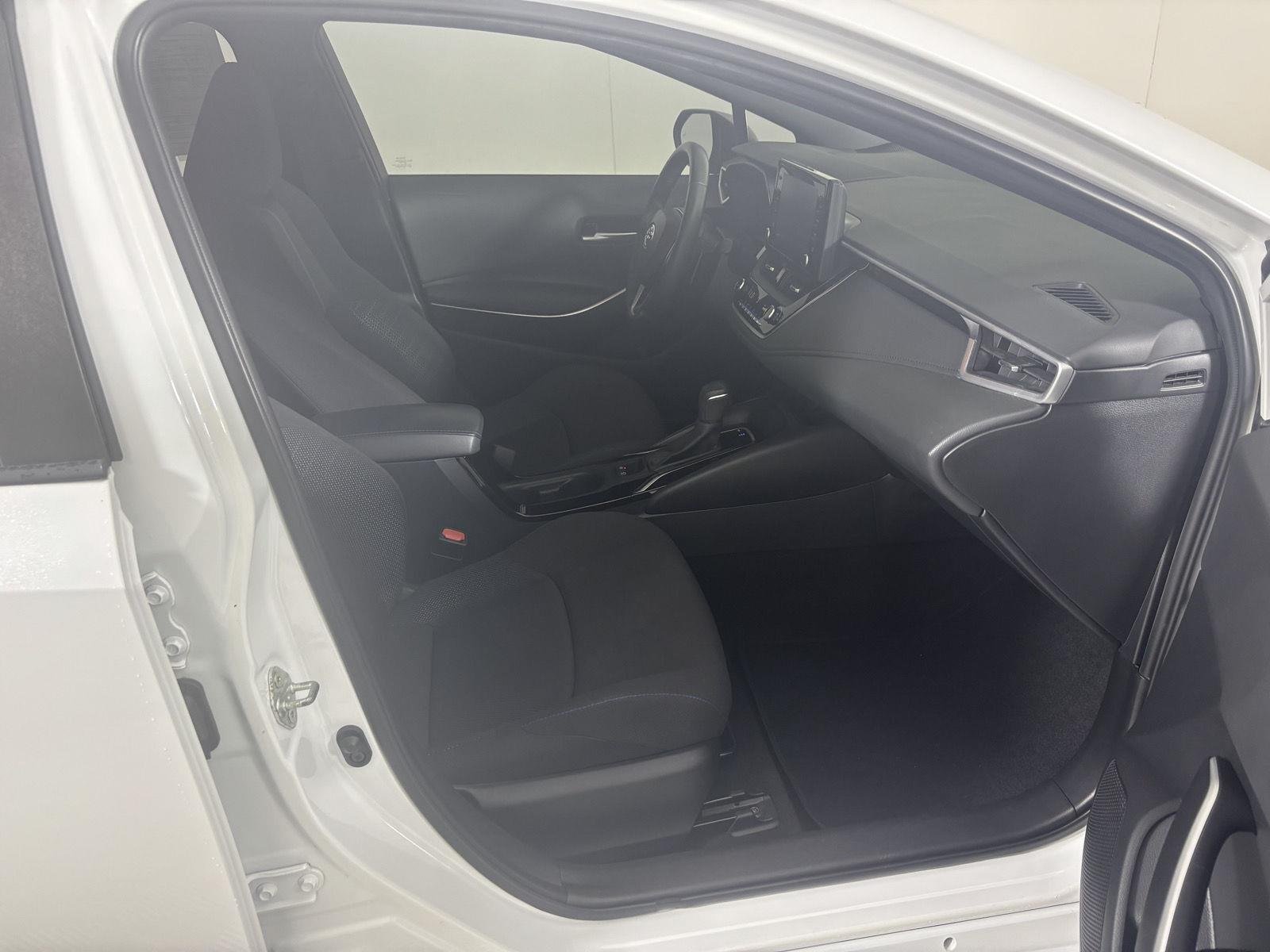Certified Used 2022 Wind Chill Pearl Toyota SE image 23