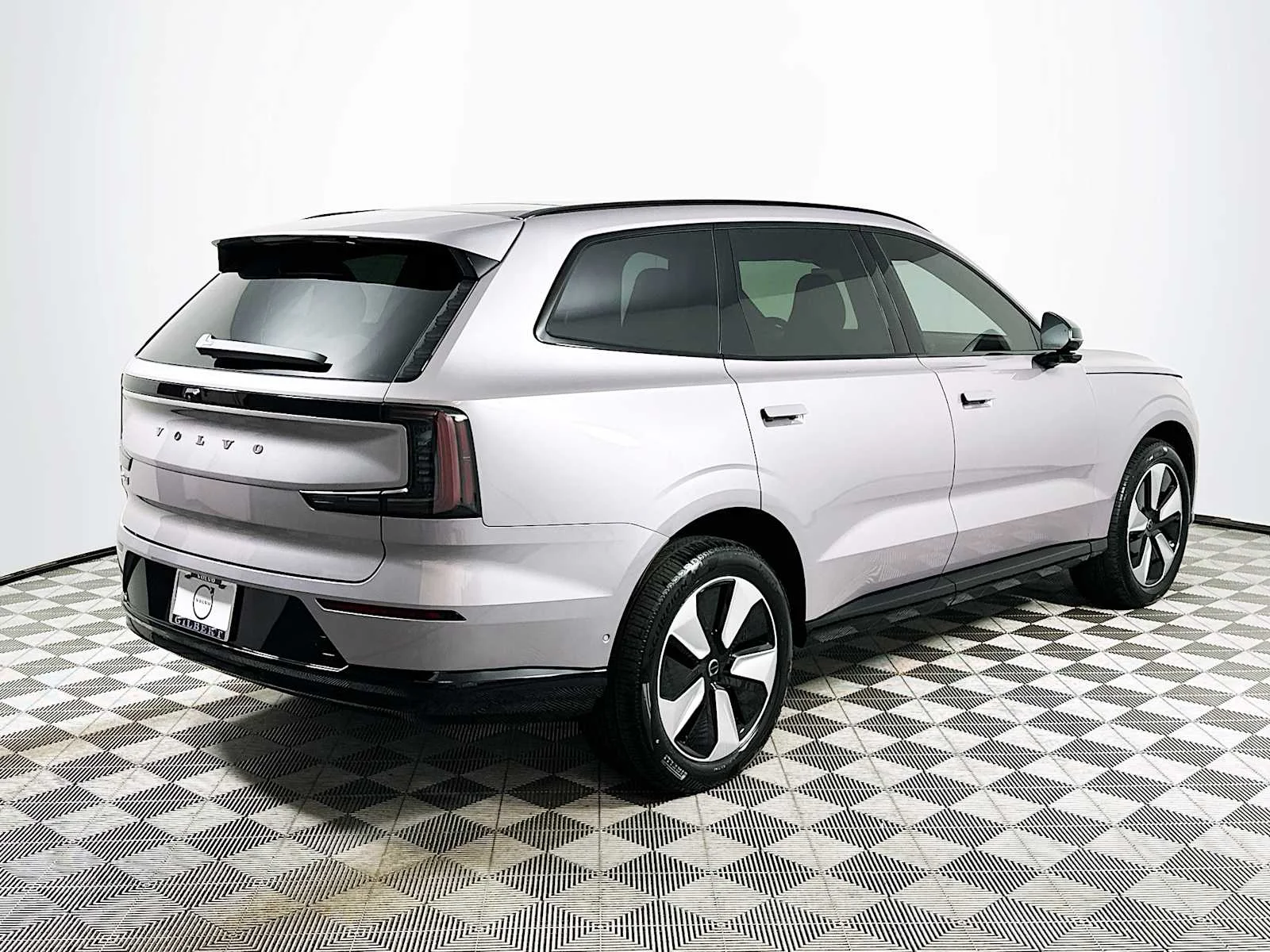 New 2026 Aurora Silver Volvo Plus image 7