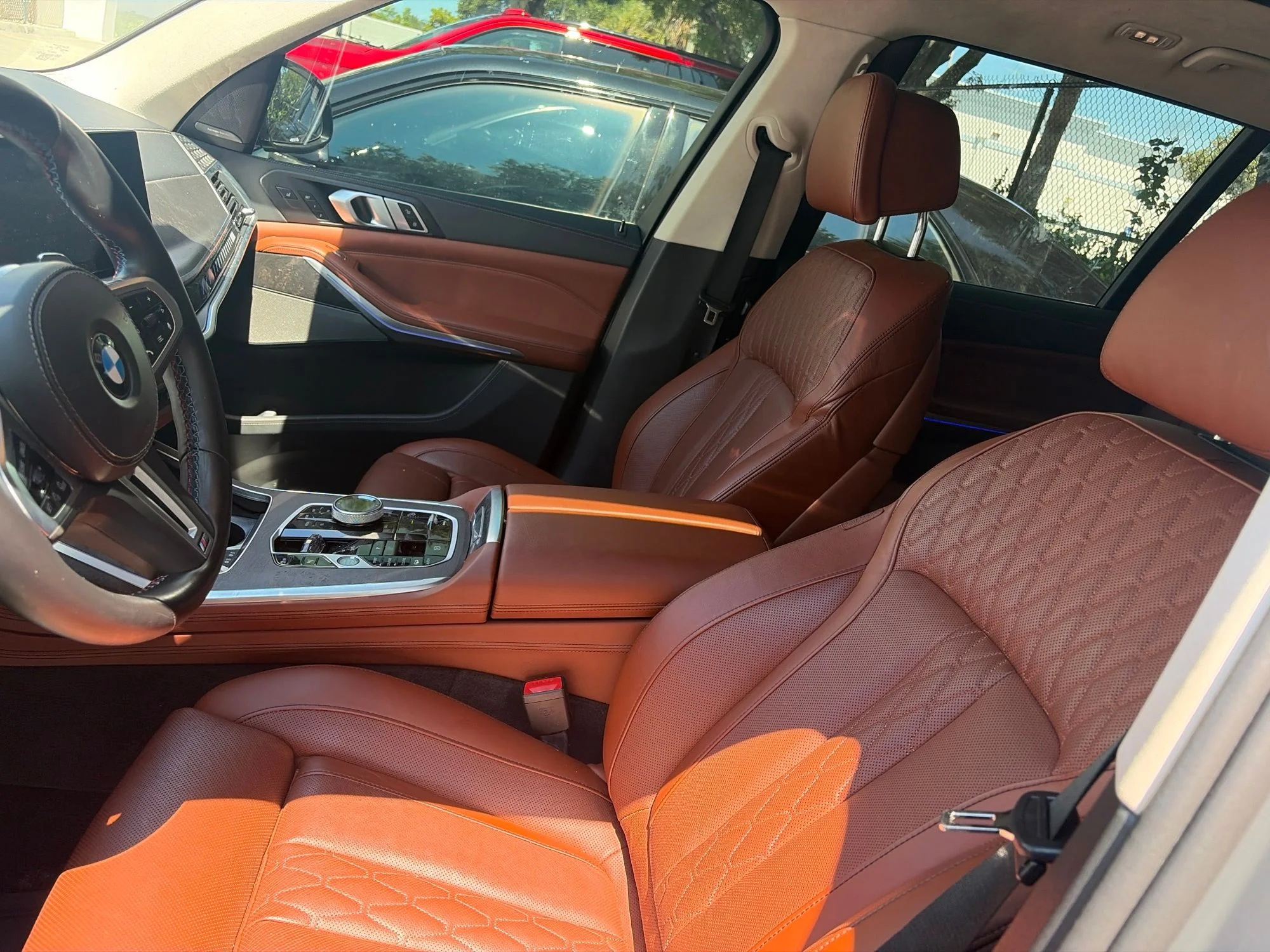 Used 2025 Gray BMW M60i image 7