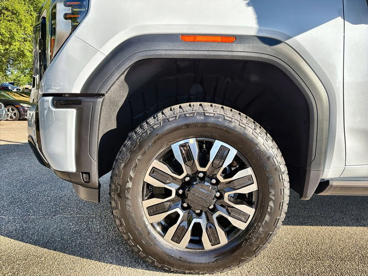 New 2026 Glacier White Tricoat GMC Denali Ultimate image 28