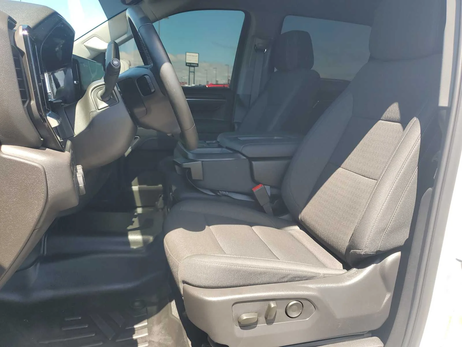 Used 2025 Summit White Chevrolet RST image 13