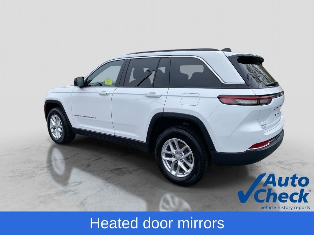 Used 2025 White Jeep Laredo X image 4