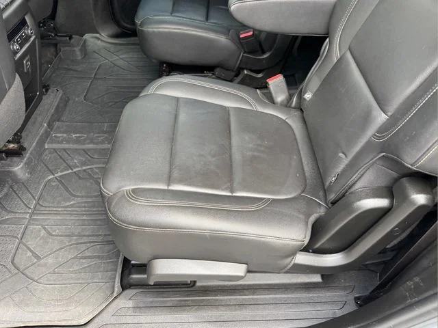 Used 2023 Gray Chevrolet LT Leather image 9