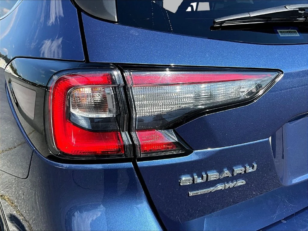 Used 2021 Abyss Blue Pearl Subaru Limited image 27