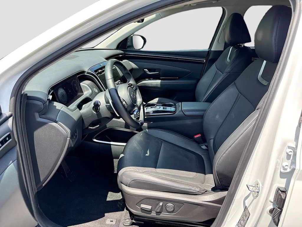 Used 2023 White Pearl Hyundai Limited image 22