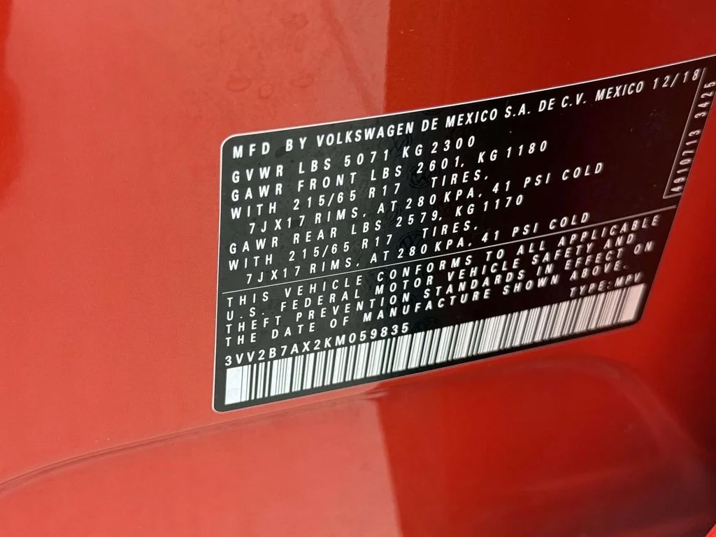 Used 2019 Orange Volkswagen 2.0T SE image 32