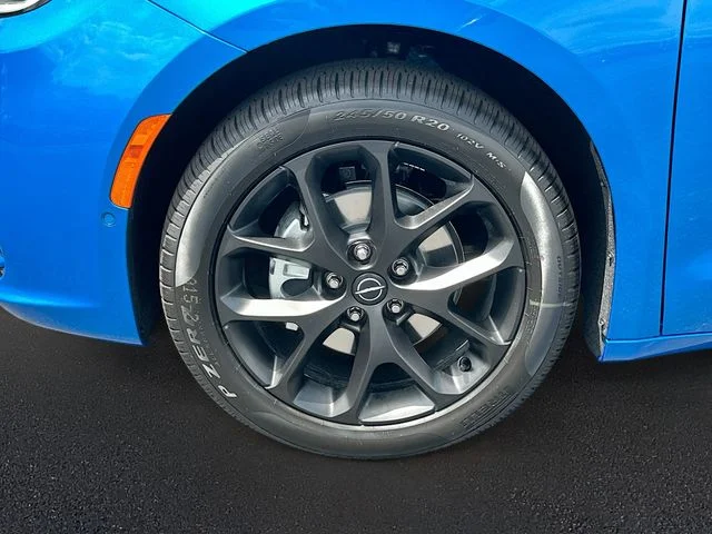 New 2026 Hydro Blue Pearl-Coat Exterior Paint Chrysler Select image 20