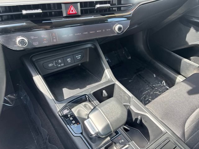 Used 2025 Gray Kia LXS image 27